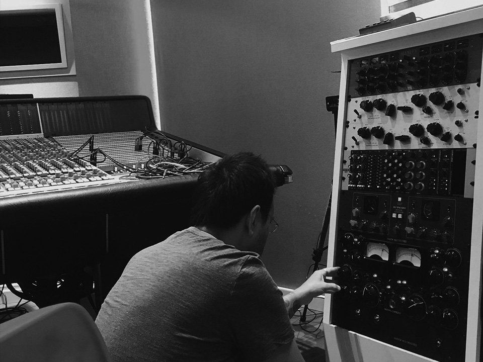 Mastering-Studio-3-Faders-11